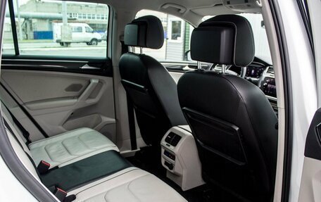 Volkswagen Tiguan II, 2017 год, 2 400 000 рублей, 14 фотография