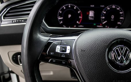 Volkswagen Tiguan II, 2017 год, 2 400 000 рублей, 19 фотография
