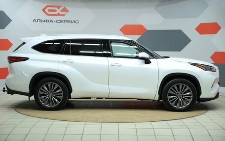 Toyota Highlander, 2021 год, 5 490 000 рублей, 4 фотография