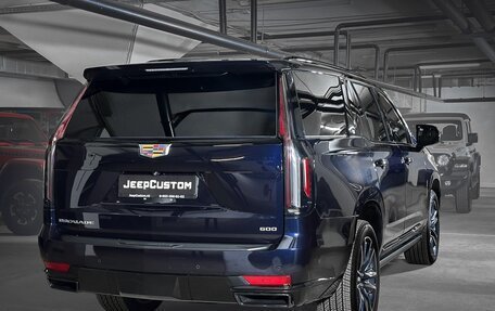 Cadillac Escalade V, 2023 год, 16 090 000 рублей, 11 фотография