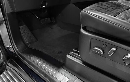 Cadillac Escalade V, 2023 год, 16 090 000 рублей, 27 фотография