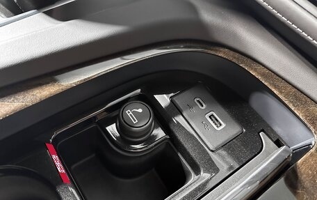 Cadillac Escalade V, 2023 год, 16 090 000 рублей, 24 фотография