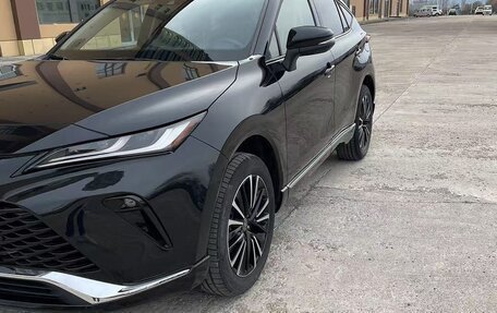 Toyota Venza, 2022 год, 3 780 000 рублей, 3 фотография