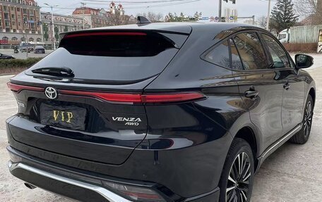 Toyota Venza, 2022 год, 3 780 000 рублей, 6 фотография