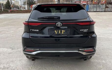 Toyota Venza, 2022 год, 3 780 000 рублей, 5 фотография