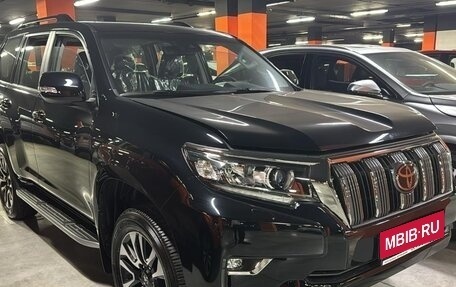 Toyota Land Cruiser Prado 150 рестайлинг 2, 2023 год, 7 500 000 рублей, 1 фотография