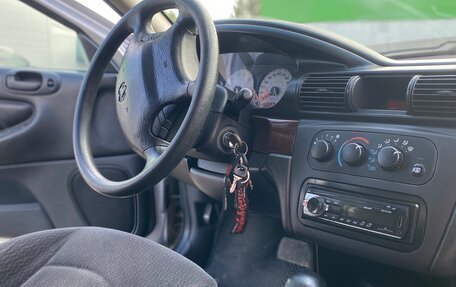 Dodge Stratus II, 2002 год, 340 000 рублей, 7 фотография