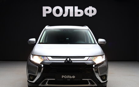 Mitsubishi Outlander III рестайлинг 3, 2019 год, 1 875 000 рублей, 3 фотография
