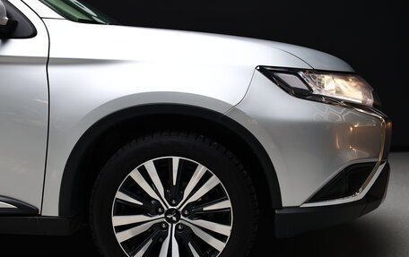 Mitsubishi Outlander III рестайлинг 3, 2019 год, 1 875 000 рублей, 7 фотография