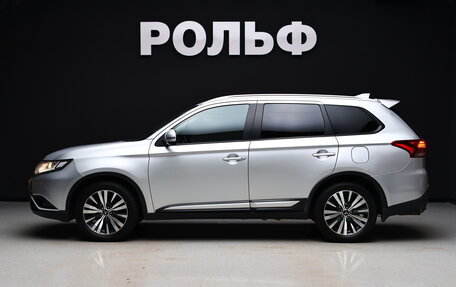 Mitsubishi Outlander III рестайлинг 3, 2019 год, 1 875 000 рублей, 5 фотография