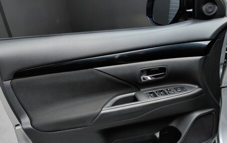 Mitsubishi Outlander III рестайлинг 3, 2019 год, 1 875 000 рублей, 18 фотография
