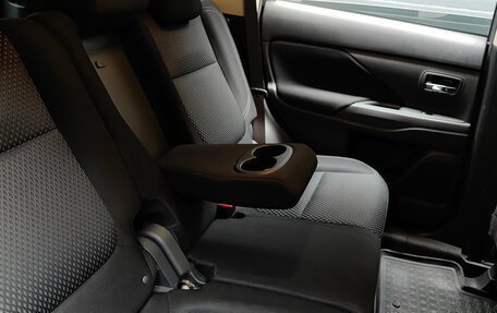 Mitsubishi Outlander III рестайлинг 3, 2019 год, 1 875 000 рублей, 21 фотография