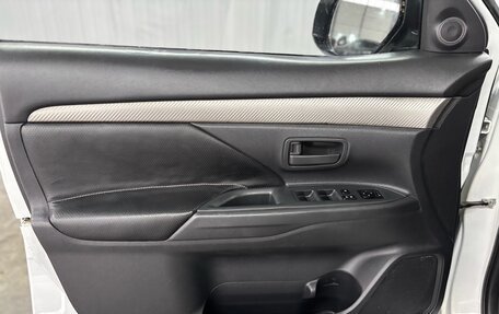 Mitsubishi Outlander III рестайлинг 3, 2012 год, 1 197 000 рублей, 19 фотография