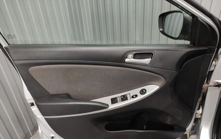Hyundai Solaris II рестайлинг, 2011 год, 680 000 рублей, 14 фотография
