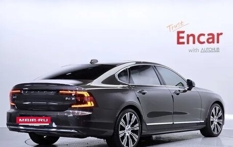 Volvo S90 II рестайлинг, 2022 год, 4 370 000 рублей, 2 фотография