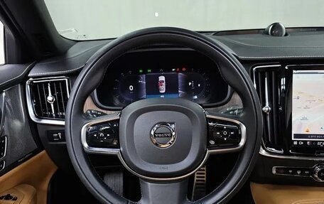 Volvo S90 II рестайлинг, 2022 год, 4 370 000 рублей, 13 фотография