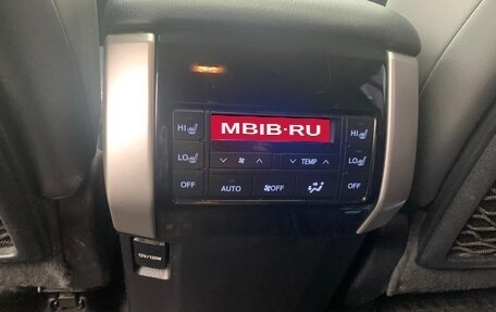 Toyota Land Cruiser Prado 150 рестайлинг 2, 2018 год, 5 700 000 рублей, 9 фотография