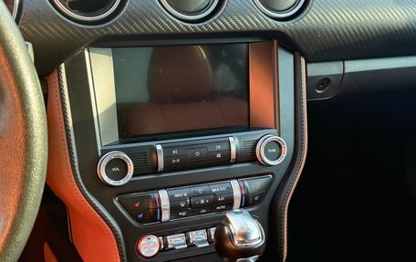 Ford Mustang VI рестайлинг, 2019 год, 3 300 000 рублей, 7 фотография