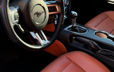 Ford Mustang VI рестайлинг, 2019 год, 3 300 000 рублей, 5 фотография
