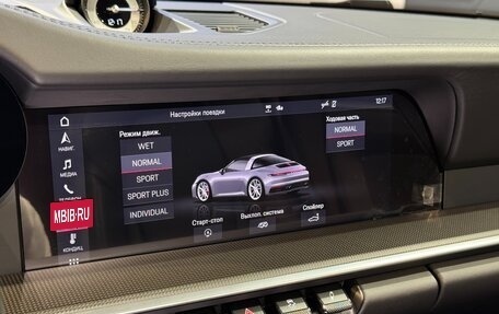 Porsche 911, 2021 год, 20 000 000 рублей, 28 фотография