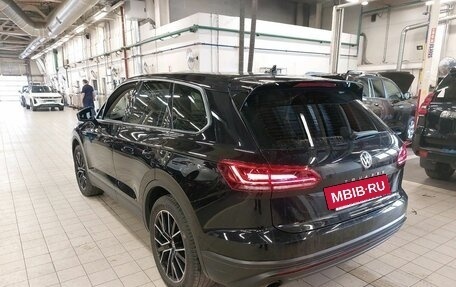 Volkswagen Touareg III, 2019 год, 4 797 000 рублей, 3 фотография