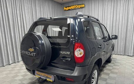 Chevrolet Niva I рестайлинг, 2015 год, 550 000 рублей, 11 фотография