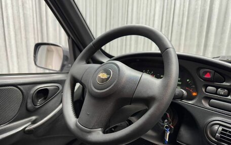 Chevrolet Niva I рестайлинг, 2015 год, 550 000 рублей, 24 фотография