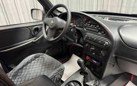 Chevrolet Niva I рестайлинг, 2015 год, 550 000 рублей, 31 фотография