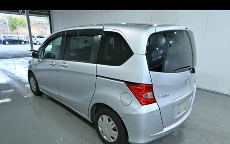 Honda Freed I, 2010 год, 930 000 рублей, 4 фотография