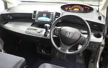 Honda Freed I, 2010 год, 898 000 рублей, 14 фотография