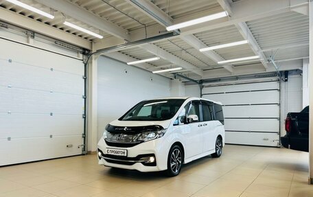 Honda Stepwgn IV, 2017 год, 2 499 900 рублей, 2 фотография