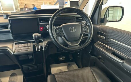 Honda Stepwgn IV, 2017 год, 2 499 900 рублей, 15 фотография