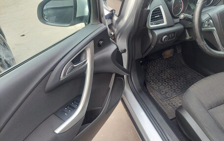 Opel Astra J, 2011 год, 799 000 рублей, 11 фотография