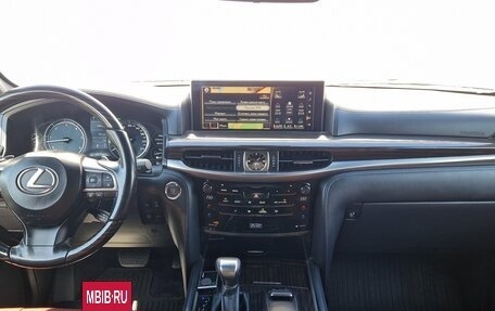 Lexus LX III, 2017 год, 5 890 000 рублей, 8 фотография