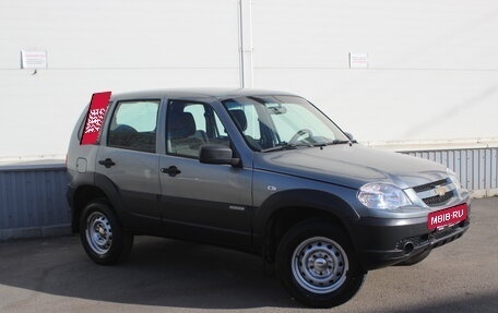 Chevrolet Niva I рестайлинг, 2016 год, 599 000 рублей, 3 фотография