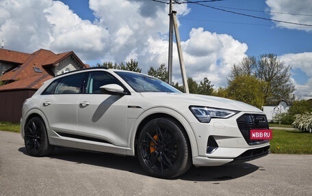 Audi e-tron I, 2019 год, 4 890 000 рублей, 2 фотография