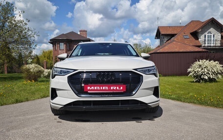 Audi e-tron I, 2019 год, 4 890 000 рублей, 8 фотография