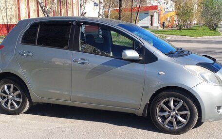 Toyota Yaris III рестайлинг, 2008 год, 700 000 рублей, 3 фотография