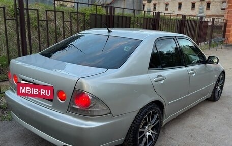 Toyota Altezza, 2001 год, 650 000 рублей, 4 фотография