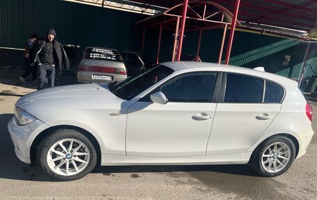 BMW 1 серия, 2009 год, 590 000 рублей, 3 фотография