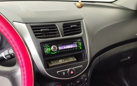 Hyundai Solaris II рестайлинг, 2014 год, 720 000 рублей, 14 фотография