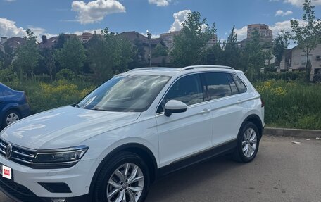 Volkswagen Tiguan II, 2019 год, 2 800 000 рублей, 3 фотография