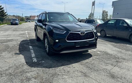 Toyota Highlander, 2024 год, 5 990 000 рублей, 2 фотография