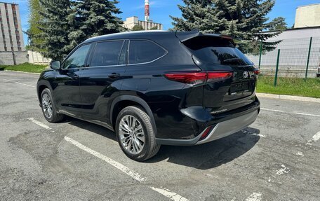 Toyota Highlander, 2024 год, 5 990 000 рублей, 7 фотография
