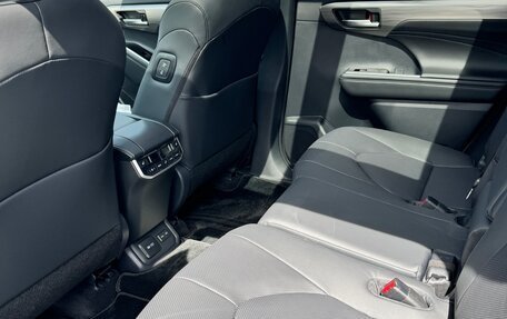 Toyota Highlander, 2024 год, 5 990 000 рублей, 9 фотография
