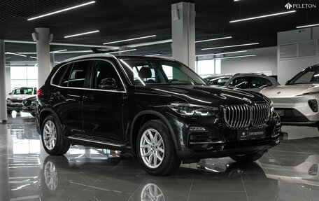 BMW X5, 2019 год, 6 170 000 рублей, 2 фотография