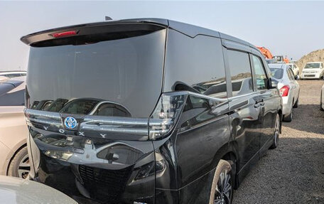 Toyota Voxy, 2022 год, 2 550 000 рублей, 4 фотография