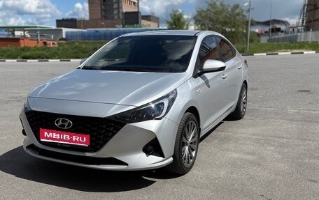 Hyundai Solaris II рестайлинг, 2021 год, 1 630 000 рублей, 1 фотография