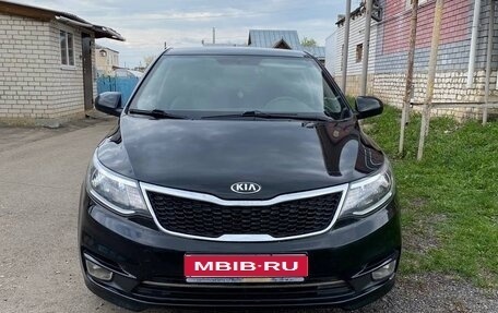 KIA Rio III рестайлинг, 2017 год, 990 000 рублей, 1 фотография