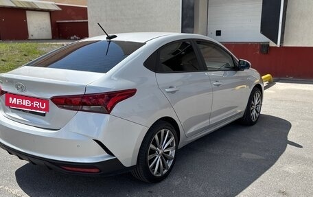 Hyundai Solaris II рестайлинг, 2021 год, 1 630 000 рублей, 4 фотография